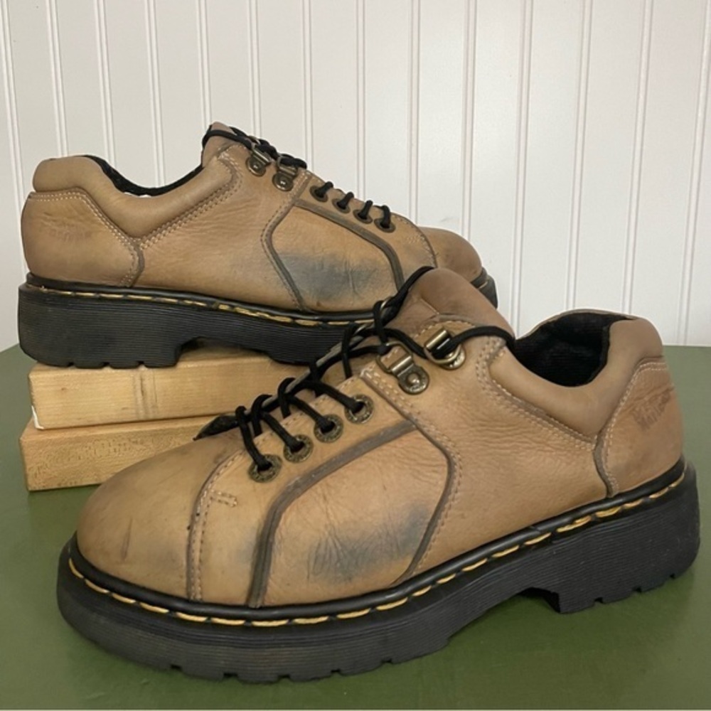 VTG England Made Dr Martens Low Boots/Oxfords in Taupe Leather #9351